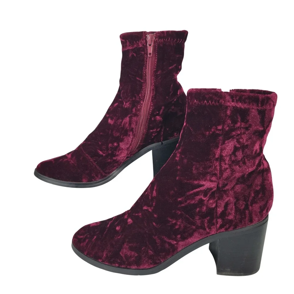 Steve Madden Pressly Boots 7.5 Burgundy Crushed Velvet Whimsigoth Fairy Grunge